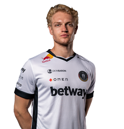gade, professional Counter-Strike 2 player